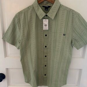 NWT Billabong LowTide Short Sleeve Button Up Small Green